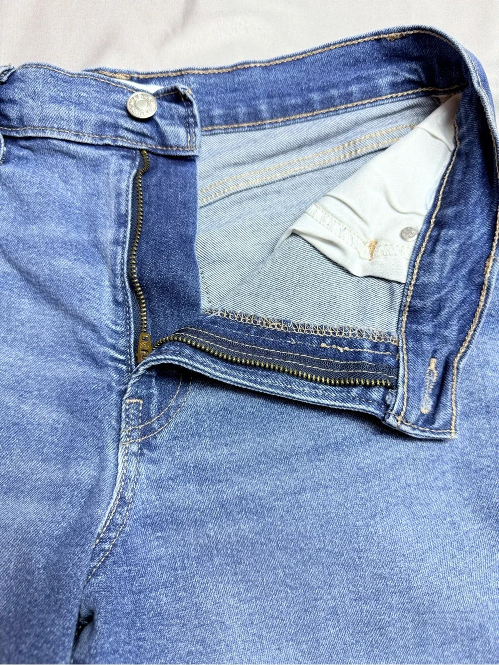 Levi's Denizen Mid Rise Shaping Denim Bermuda Shorts Blue Frayed Jean 30 Casual